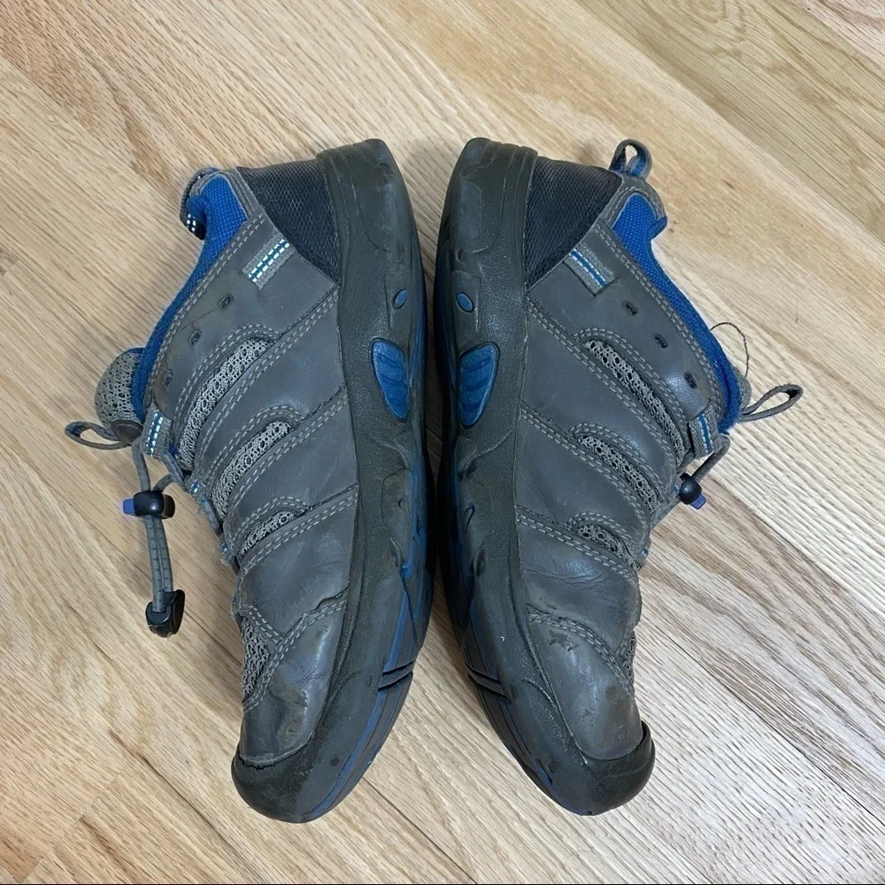 Keen Outdoors Sneaker Shoes Sz 2 Boys Gray Blue
